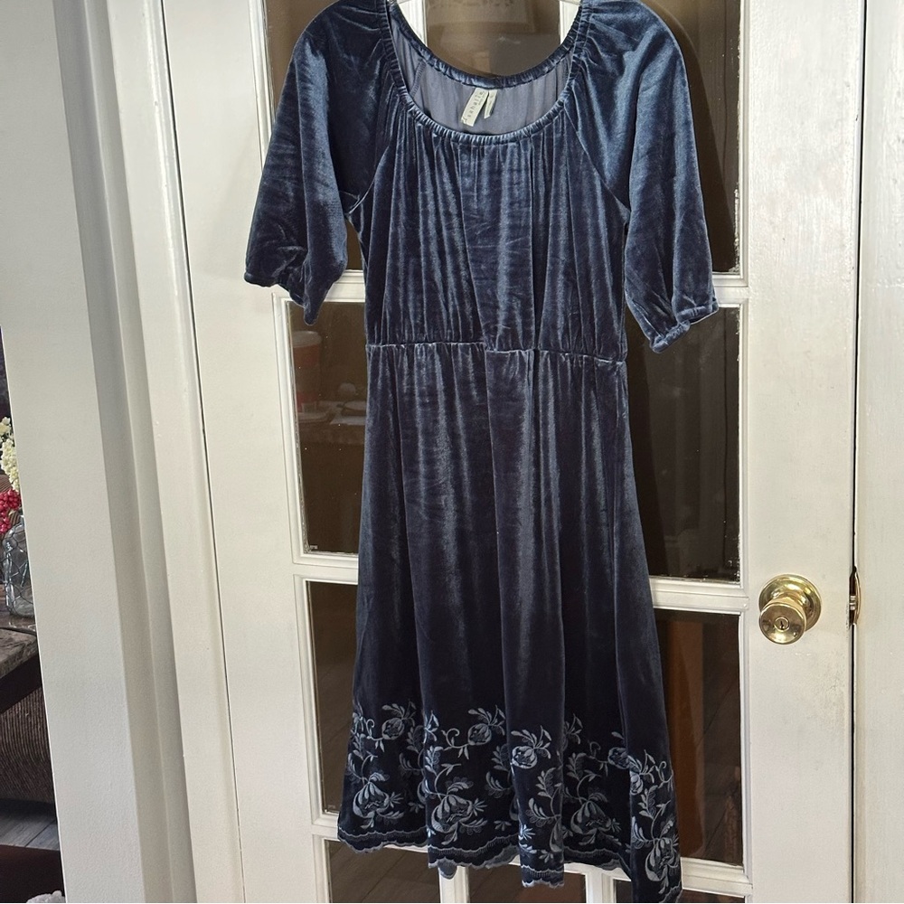Women’s Dress Sahalie Stretch Velvet Embroidered Floral Blue Size S